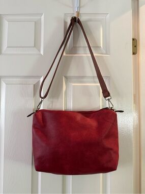 Red Pebble Texture Crossbody Shoulder/Handbag with Floral Interior Lining